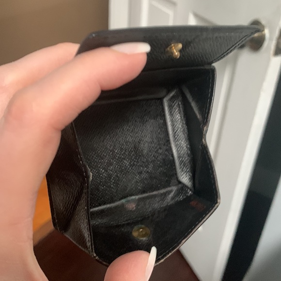 ❌SOLD 1997 authentic Louis Vuitton small coin / earbud case - Picture 13 of 17